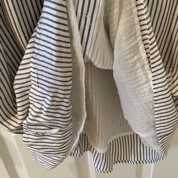 Striped and floral embroidered dress w/pockets. - Picture 3 of 6